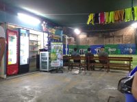 Kiosko y area de espera de la cancha deportiva El Santi en Jesús María